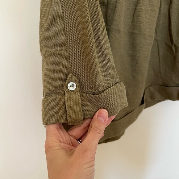 Green Sleeveless Romper - Picture 5 of 10